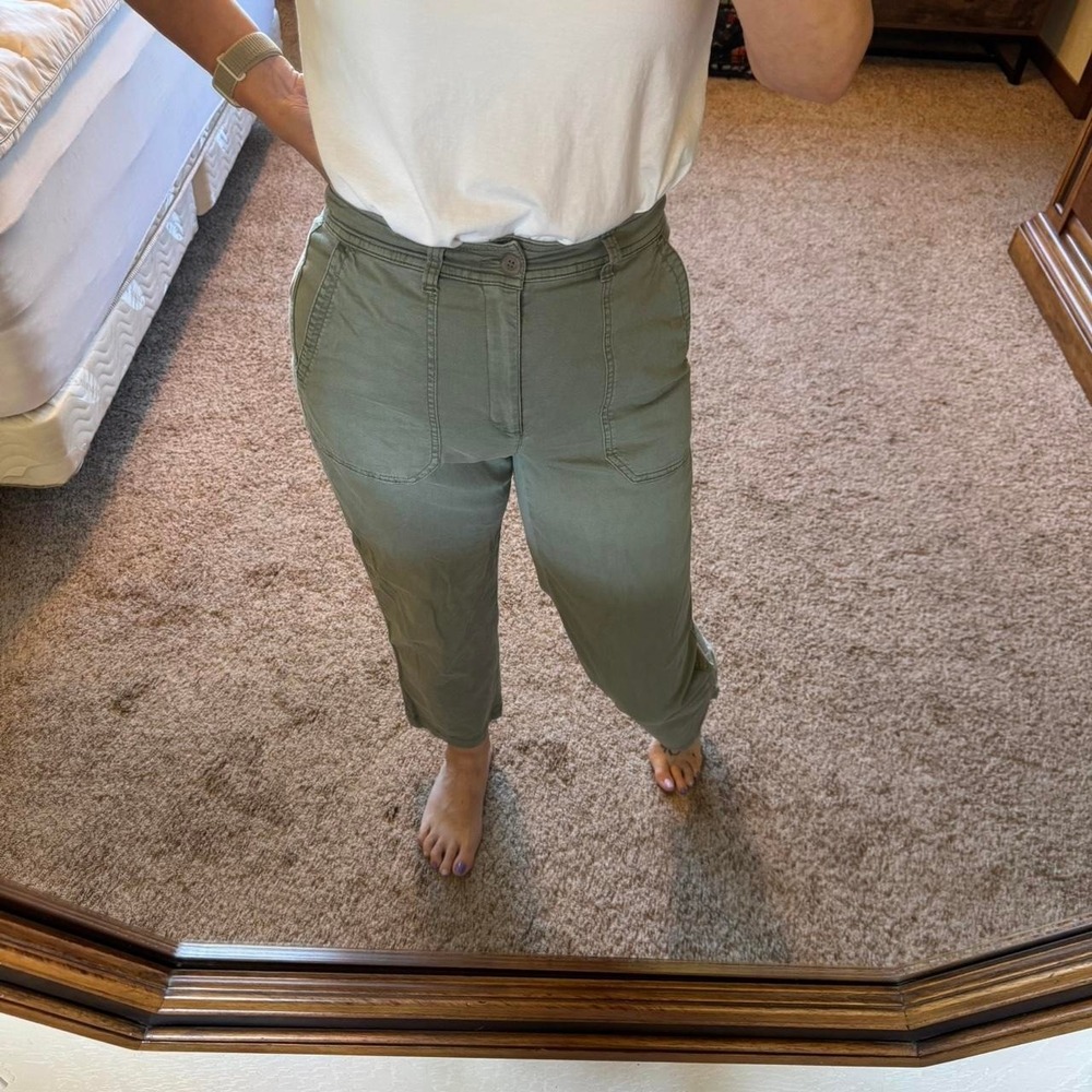 Gap khaki green girlfriend pants size 6